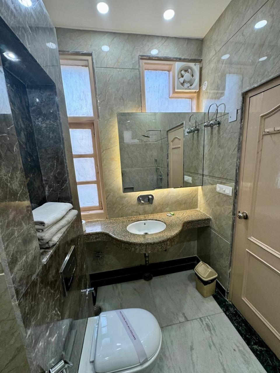 Hotel C Park - Karol Bagh, New Delhi 외부 사진